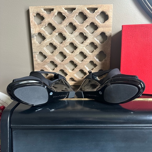 Donald J. Pliner Wedge Heels - Picture 7 of 9